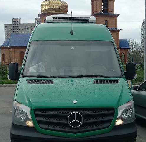 Зеленый Мерседес Sprinter, объемом двигателя 2.14 л и пробегом 476 тыс. км за 16500 $, фото 1 на Automoto.ua
