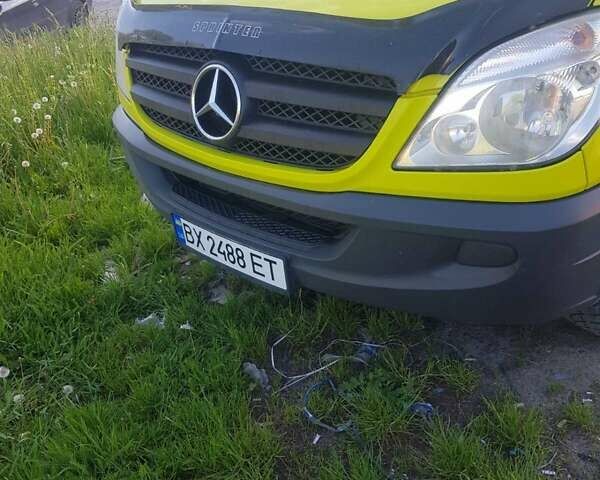 Зеленый Мерседес Sprinter, объемом двигателя 2.9 л и пробегом 400 тыс. км за 16300 $, фото 1 на Automoto.ua
