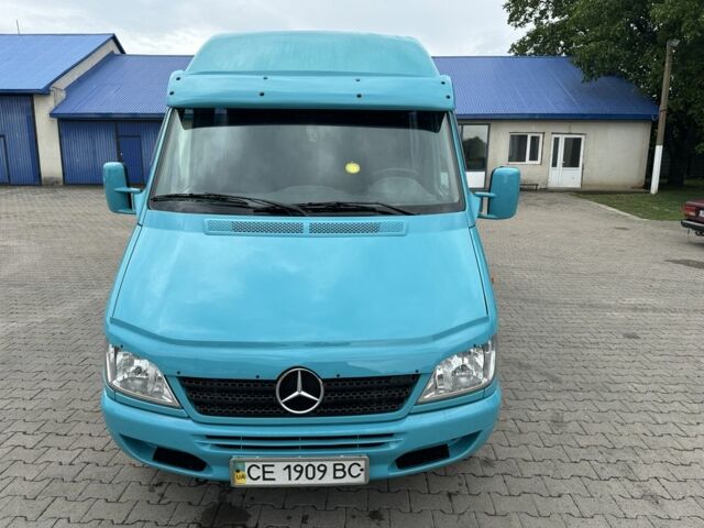 Зеленый Мерседес Sprinter, объемом двигателя 2.7 л и пробегом 640 тыс. км за 12999 $, фото 1 на Automoto.ua