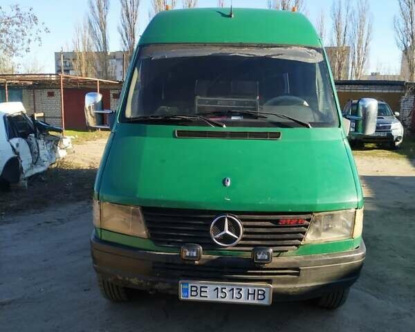 Зеленый Мерседес Sprinter, объемом двигателя 2.3 л и пробегом 9 тыс. км за 5500 $, фото 1 на Automoto.ua