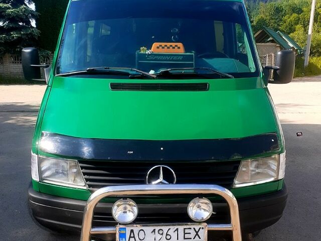 Зелений Мерседес Sprinter, об'ємом двигуна 2.9 л та пробігом 600 тис. км за 6200 $, фото 1 на Automoto.ua