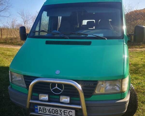 Зеленый Мерседес Sprinter, объемом двигателя 2.9 л и пробегом 750 тыс. км за 7500 $, фото 1 на Automoto.ua