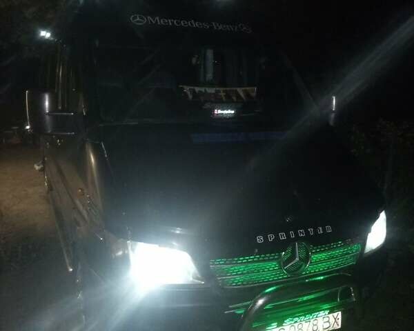 Зеленый Мерседес Sprinter, объемом двигателя 2.2 л и пробегом 580 тыс. км за 6500 $, фото 1 на Automoto.ua