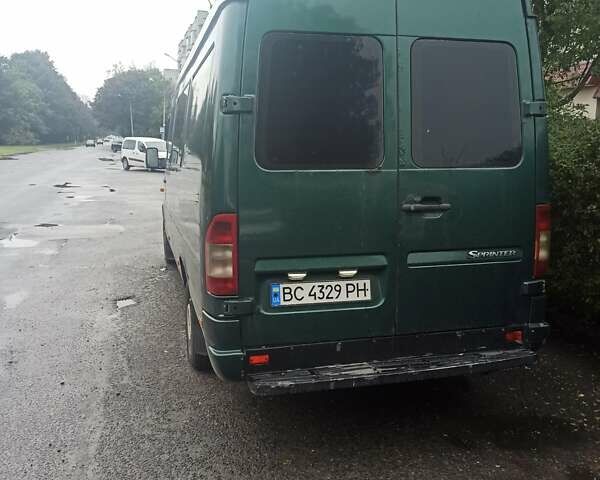 Зелений Мерседес Sprinter, об'ємом двигуна 2.7 л та пробігом 999 тис. км за 9000 $, фото 1 на Automoto.ua