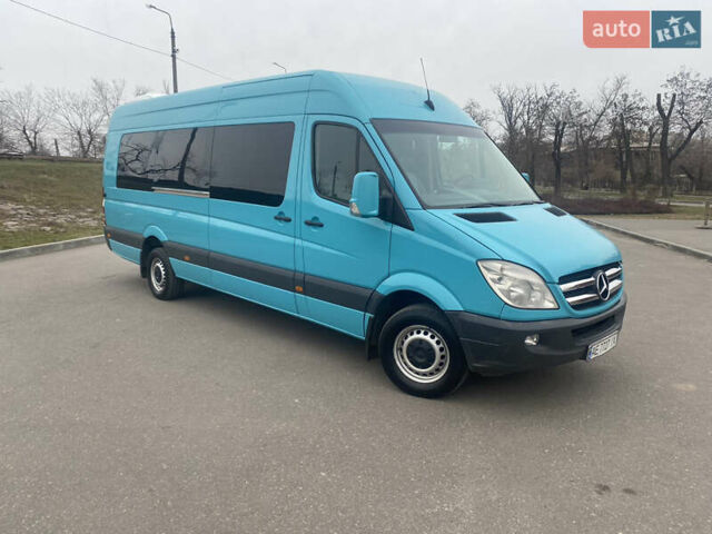 Зеленый Мерседес Sprinter, объемом двигателя 2.99 л и пробегом 600 тыс. км за 19999 $, фото 1 на Automoto.ua
