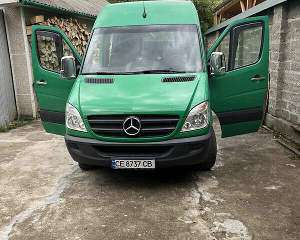 Зеленый Мерседес Sprinter, объемом двигателя 3 л и пробегом 320 тыс. км за 26300 $, фото 1 на Automoto.ua