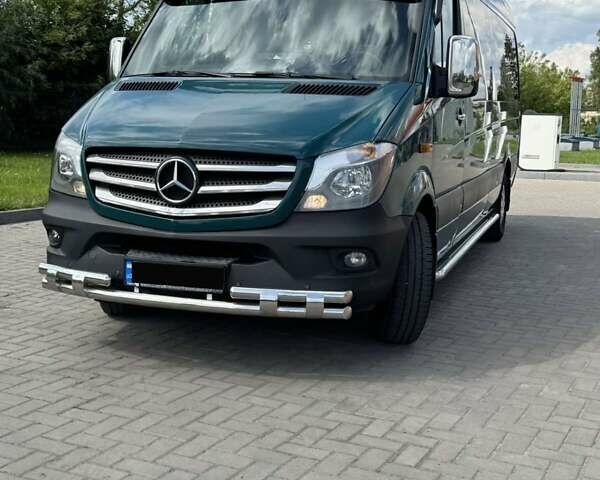 Зеленый Мерседес Sprinter, объемом двигателя 2.2 л и пробегом 400 тыс. км за 20500 $, фото 1 на Automoto.ua