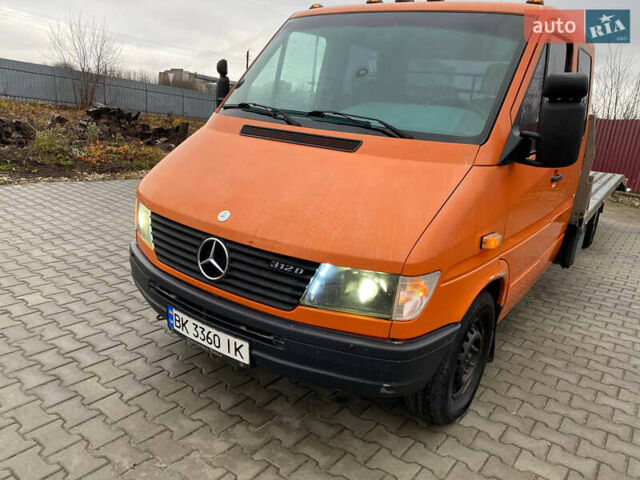 Оранжевый Мерседес Sprinter, объемом двигателя 2.9 л и пробегом 950 тыс. км за 11500 $, фото 1 на Automoto.ua