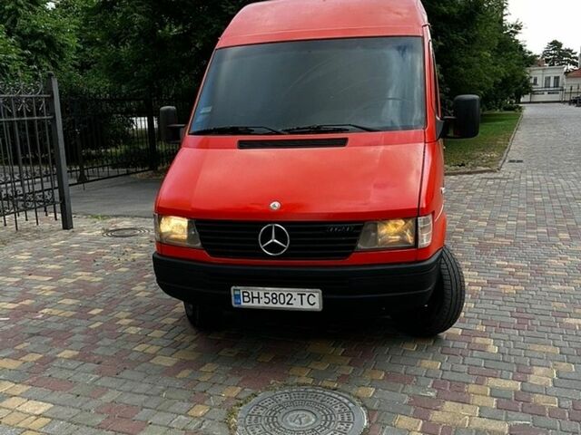 Оранжевый Мерседес Sprinter, объемом двигателя 2.3 л и пробегом 440 тыс. км за 3700 $, фото 1 на Automoto.ua