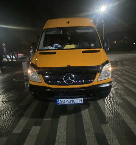 Помаранчевий Мерседес Sprinter, об'ємом двигуна 2.2 л та пробігом 450 тис. км за 11000 $, фото 1 на Automoto.ua