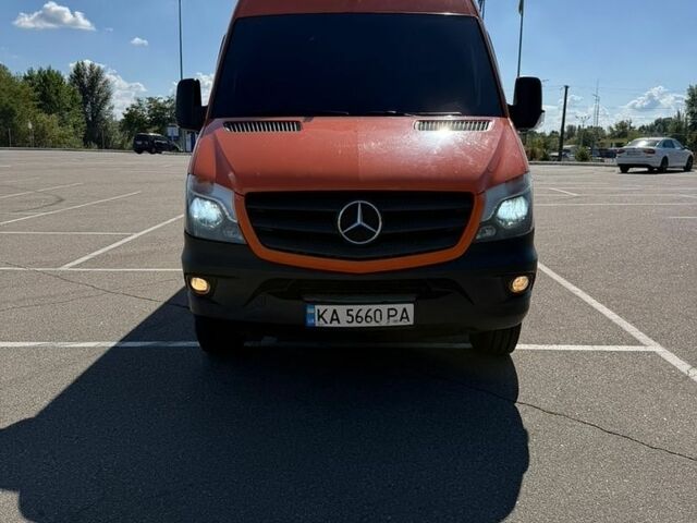 Оранжевый Мерседес Sprinter, объемом двигателя 2.69 л и пробегом 344 тыс. км за 22500 $, фото 1 на Automoto.ua