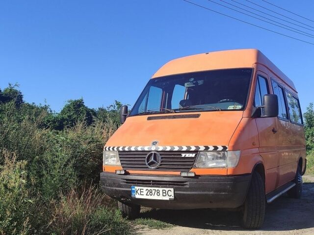 Помаранчевий Мерседес Sprinter, об'ємом двигуна 2.3 л та пробігом 850 тис. км за 7000 $, фото 1 на Automoto.ua
