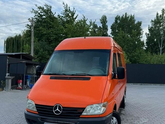 Оранжевый Мерседес Sprinter, объемом двигателя 2.15 л и пробегом 364 тыс. км за 7500 $, фото 1 на Automoto.ua