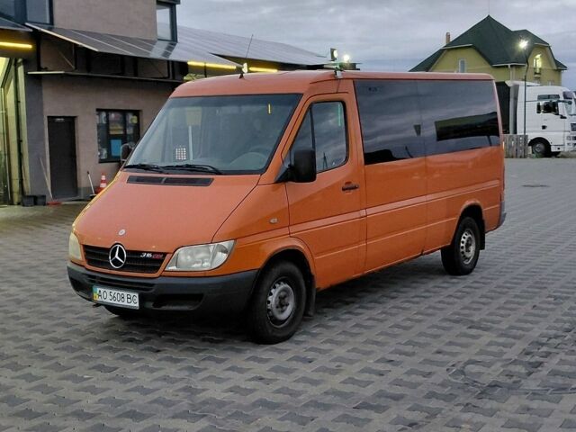 Помаранчевий Мерседес Sprinter, об'ємом двигуна 2.69 л та пробігом 500 тис. км за 5999 $, фото 1 на Automoto.ua
