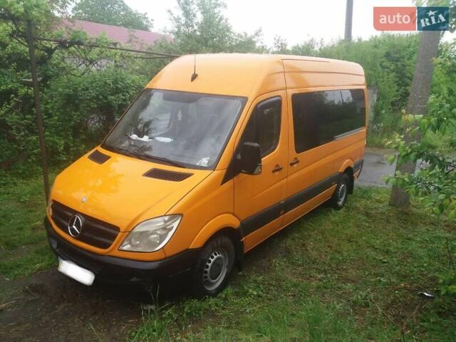 Помаранчевий Мерседес Sprinter, об'ємом двигуна 2.1 л та пробігом 150 тис. км за 1250 $, фото 1 на Automoto.ua