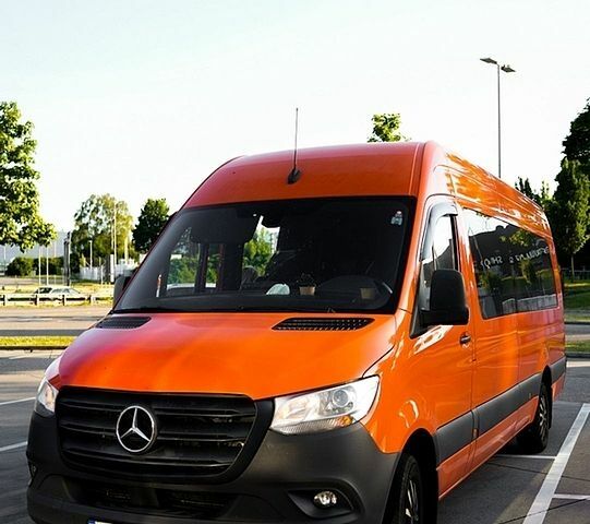 Оранжевый Мерседес Sprinter, объемом двигателя 2.14 л и пробегом 450 тыс. км за 55000 $, фото 1 на Automoto.ua