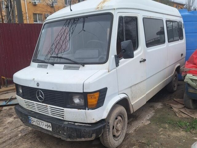 Белый Мерседес Т-мод, объемом двигателя 2.3 л и пробегом 100 тыс. км за 1299 $, фото 1 на Automoto.ua