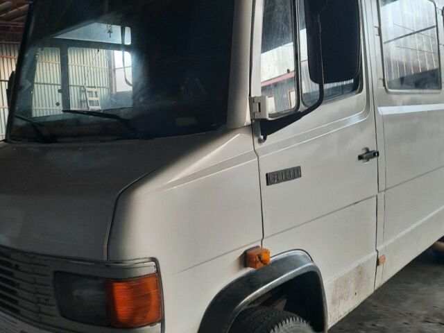 Белый Мерседес Т-мод, объемом двигателя 4 л и пробегом 2 тыс. км за 3700 $, фото 1 на Automoto.ua