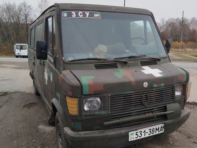 Зелений Мерседес Т-мод, об'ємом двигуна 2.5 л та пробігом 400 тис. км за 954 $, фото 1 на Automoto.ua