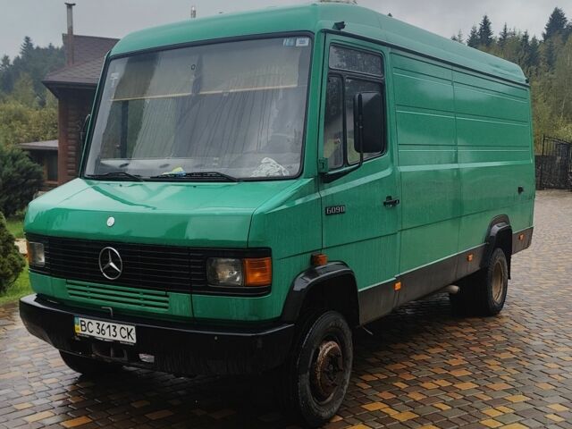 Зелений Мерседес Т-мод, об'ємом двигуна 4 л та пробігом 270 тис. км за 4800 $, фото 1 на Automoto.ua