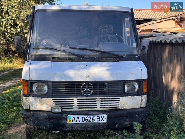 Білий Мерседес T1, об'ємом двигуна 2.3 л та пробігом 492 тис. км за 2000 $, фото 1 на Automoto.ua