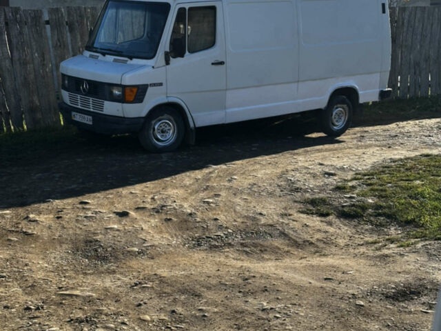 Белый Мерседес T1, объемом двигателя 2.3 л и пробегом 280 тыс. км за 3300 $, фото 1 на Automoto.ua