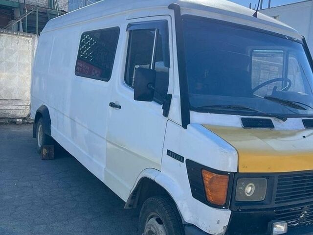 Білий Мерседес T1, об'ємом двигуна 2.9 л та пробігом 145 тис. км за 3000 $, фото 1 на Automoto.ua