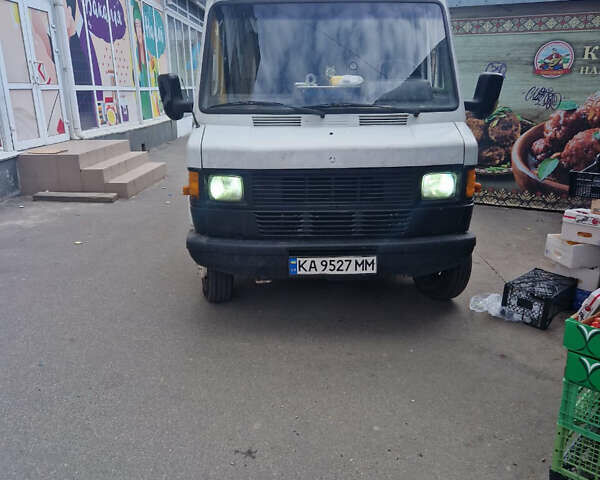 Білий Мерседес T1, об'ємом двигуна 2.9 л та пробігом 100 тис. км за 3500 $, фото 1 на Automoto.ua