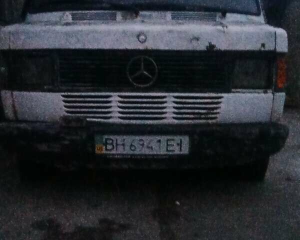 Білий Мерседес T1, об'ємом двигуна 2.3 л та пробігом 100 тис. км за 1600 $, фото 1 на Automoto.ua