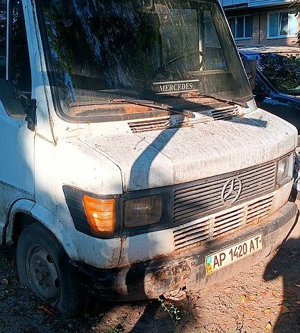 Білий Мерседес T1, об'ємом двигуна 2.4 л та пробігом 200 тис. км за 999 $, фото 1 на Automoto.ua