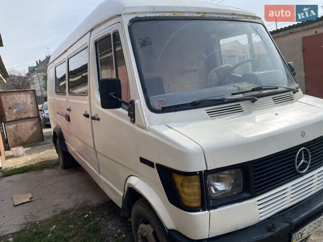 Белый Мерседес T1, объемом двигателя 2.9 л и пробегом 300 тыс. км за 3000 $, фото 1 на Automoto.ua
