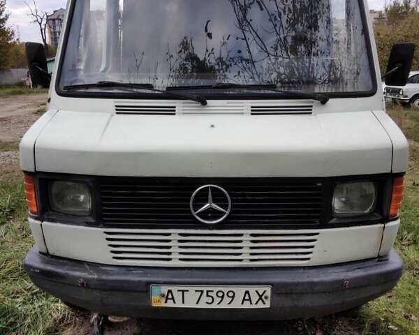 Білий Мерседес T1, об'ємом двигуна 2.3 л та пробігом 282 тис. км за 2500 $, фото 1 на Automoto.ua