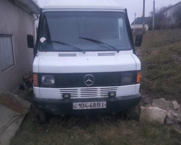 Белый Мерседес T1, объемом двигателя 2.9 л и пробегом 754 тыс. км за 2800 $, фото 1 на Automoto.ua