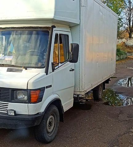 Білий Мерседес T1, об'ємом двигуна 29 л та пробігом 0 тис. км за 4000 $, фото 1 на Automoto.ua