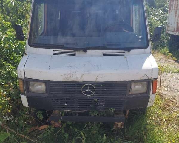 Білий Мерседес T1, об'ємом двигуна 2.3 л та пробігом 500 тис. км за 850 $, фото 1 на Automoto.ua