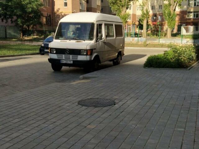 Білий Мерседес T1, об'ємом двигуна 2.9 л та пробігом 1 тис. км за 2500 $, фото 1 на Automoto.ua