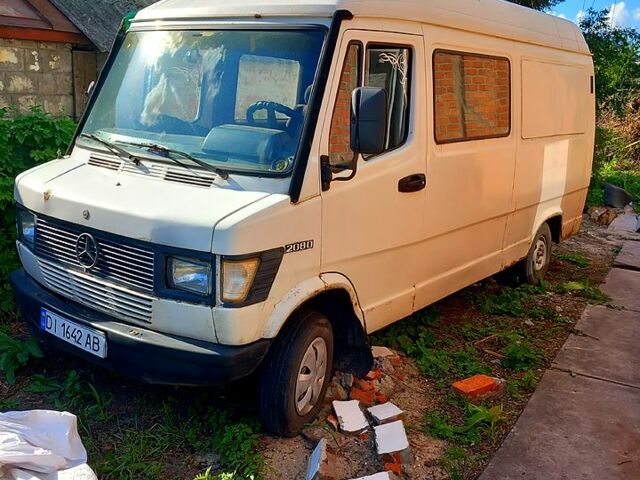 Білий Мерседес T1, об'ємом двигуна 2.3 л та пробігом 0 тис. км за 2000 $, фото 1 на Automoto.ua