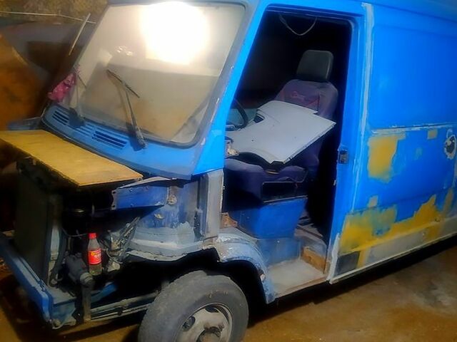 Мерседес T1, объемом двигателя 2.8 л и пробегом 0 тыс. км за 3000 $, фото 1 на Automoto.ua