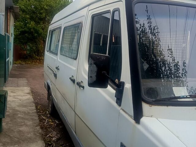 Мерседес T1, объемом двигателя 2.3 л и пробегом 0 тыс. км за 2000 $, фото 1 на Automoto.ua