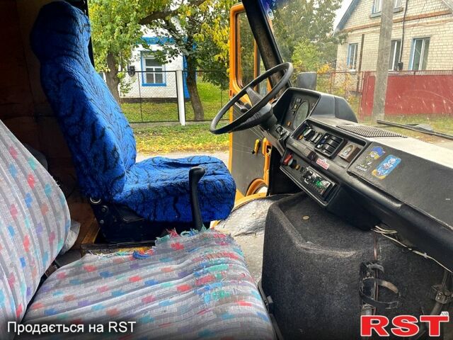 Желтый Мерседес T1, объемом двигателя 2.9 л и пробегом 0 тыс. км за 2800 $, фото 1 на Automoto.ua