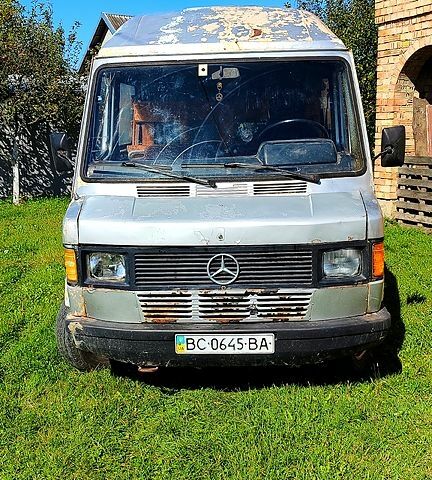 Сірий Мерседес T1, об'ємом двигуна 2.4 л та пробігом 777 тис. км за 900 $, фото 1 на Automoto.ua
