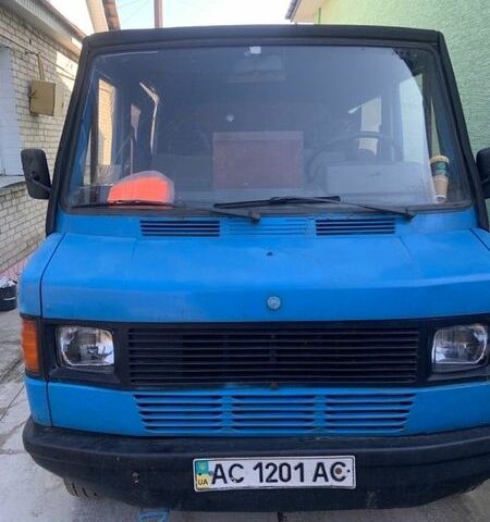 Синий Мерседес T1, объемом двигателя 2.3 л и пробегом 350 тыс. км за 3500 $, фото 1 на Automoto.ua