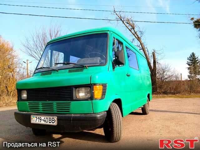 Зелений Мерседес T1, об'ємом двигуна 23 л та пробігом 500 тис. км за 2250 $, фото 1 на Automoto.ua