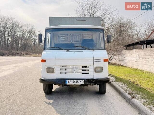 Белый Мерседес T2, объемом двигателя 3.2 л и пробегом 530 тыс. км за 4900 $, фото 1 на Automoto.ua