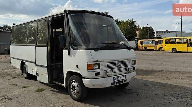 Белый Мерседес T2, объемом двигателя 3.97 л и пробегом 800 тыс. км за 6000 $, фото 1 на Automoto.ua