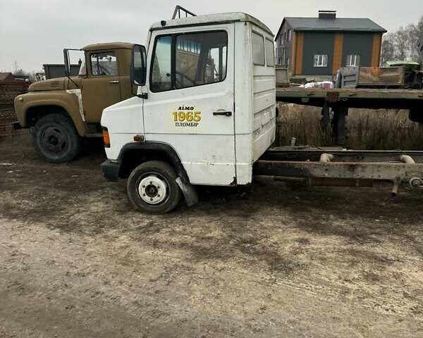 Білий Мерседес T2, об'ємом двигуна 4 л та пробігом 280 тис. км за 2500 $, фото 1 на Automoto.ua