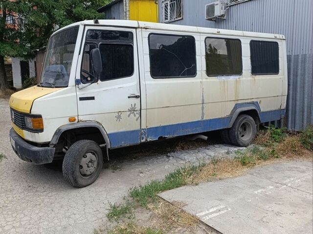 Білий Мерседес T2, об'ємом двигуна 4 л та пробігом 800 тис. км за 2000 $, фото 1 на Automoto.ua