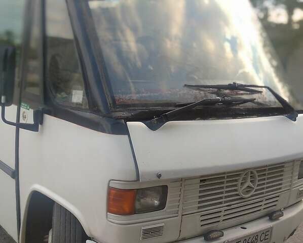 Білий Мерседес T2, об'ємом двигуна 4.2 л та пробігом 760 тис. км за 9000 $, фото 1 на Automoto.ua