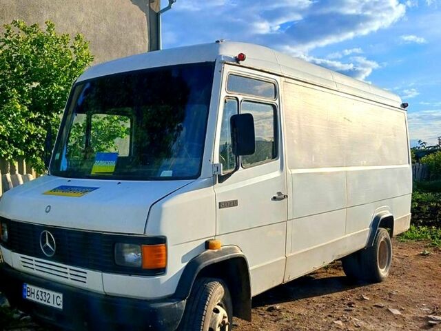 Белый Мерседес T2, объемом двигателя 3 л и пробегом 0 тыс. км за 4000 $, фото 1 на Automoto.ua