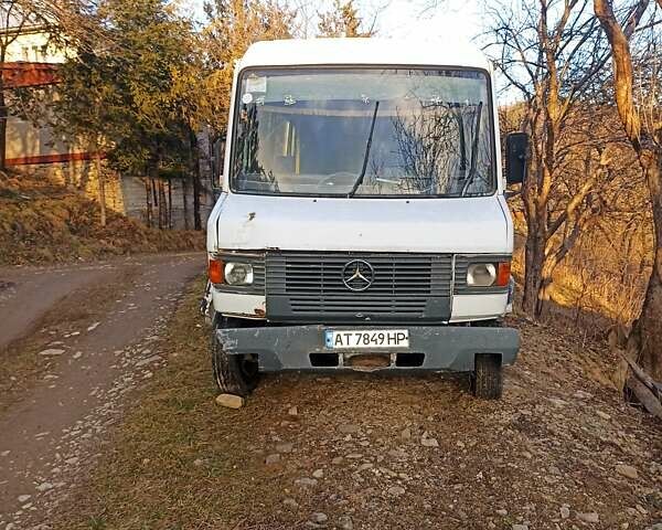 Белый Мерседес T2, объемом двигателя 4 л и пробегом 7 тыс. км за 2700 $, фото 1 на Automoto.ua